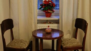 Apartment | Living area | Flat-screen TV