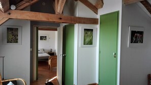 Classic Triple Room, Ensuite, Garden View (Chambre Libre Max) | Free cribs/infant beds, free WiFi, bed sheets - Ferme de Bellevue (Landes-le-Gaulois)