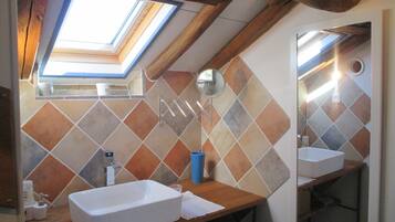 Classic Double Room, Garden View (Tête de Linotte) | Bathroom | Free toiletries, hair dryer, towels