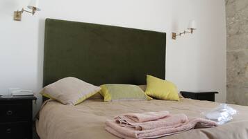 Minibar, desk, free WiFi, bed sheets