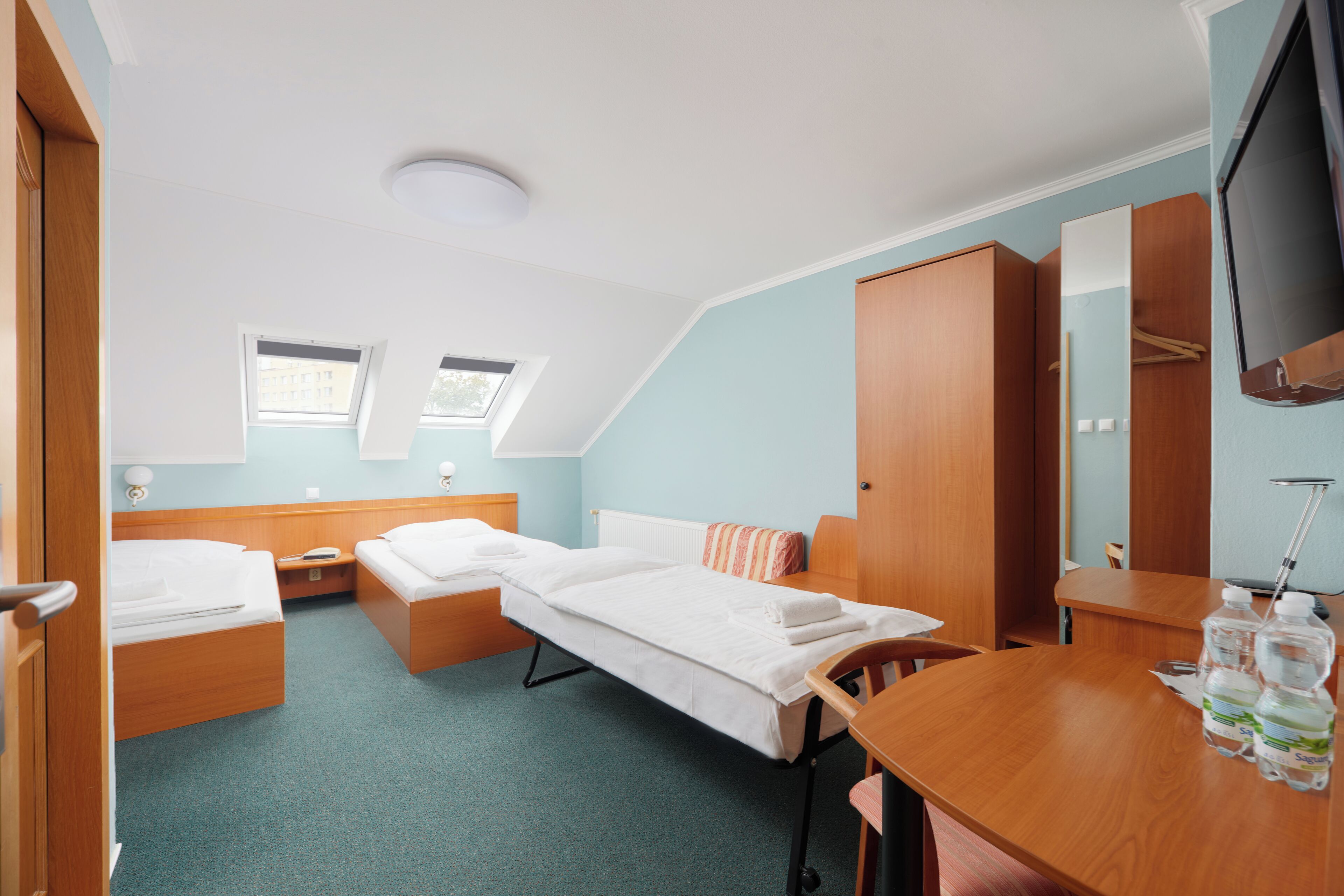 standard double room | premium bedding, pillow-top beds, desk, blackout curtains