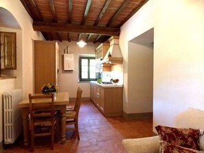 Apartament, 2 dormitoris (Marino 4) | Cuina privada | Frigorífic gran, forn i placa de cuina