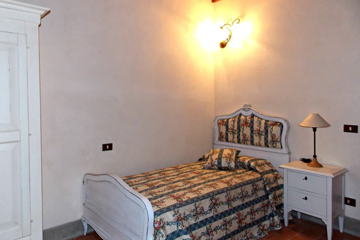 Apartamento, 2 quartos (Marino 4) | Espaço de trabalho para notebook, Wi-Fi de cortesia