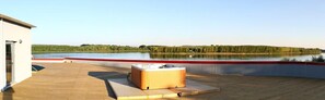Outdoor spa tub - Vila Nemo (Braila)