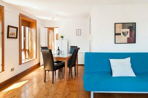 Living area - MetroStays - Temple Bar 25 (Dublin)