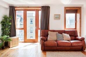 Living room - MetroStays - Temple Bar 25 (Dublin)