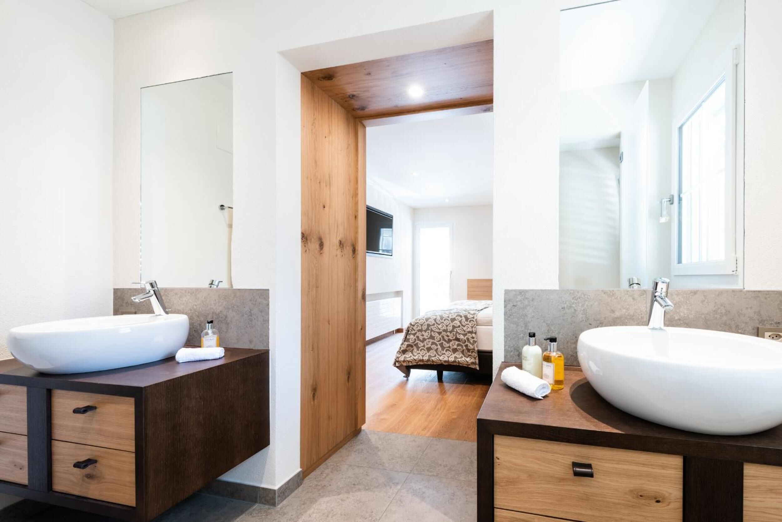 free toiletries, bidet, towels