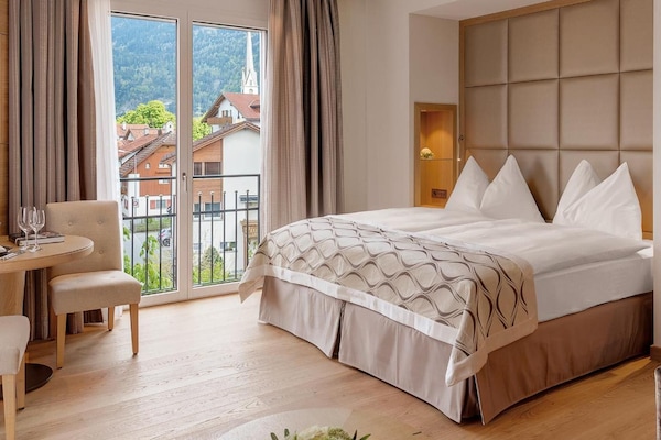 Deluxe Double Room | Premium bedding, in-room safe, soundproofing, cribs/infant beds