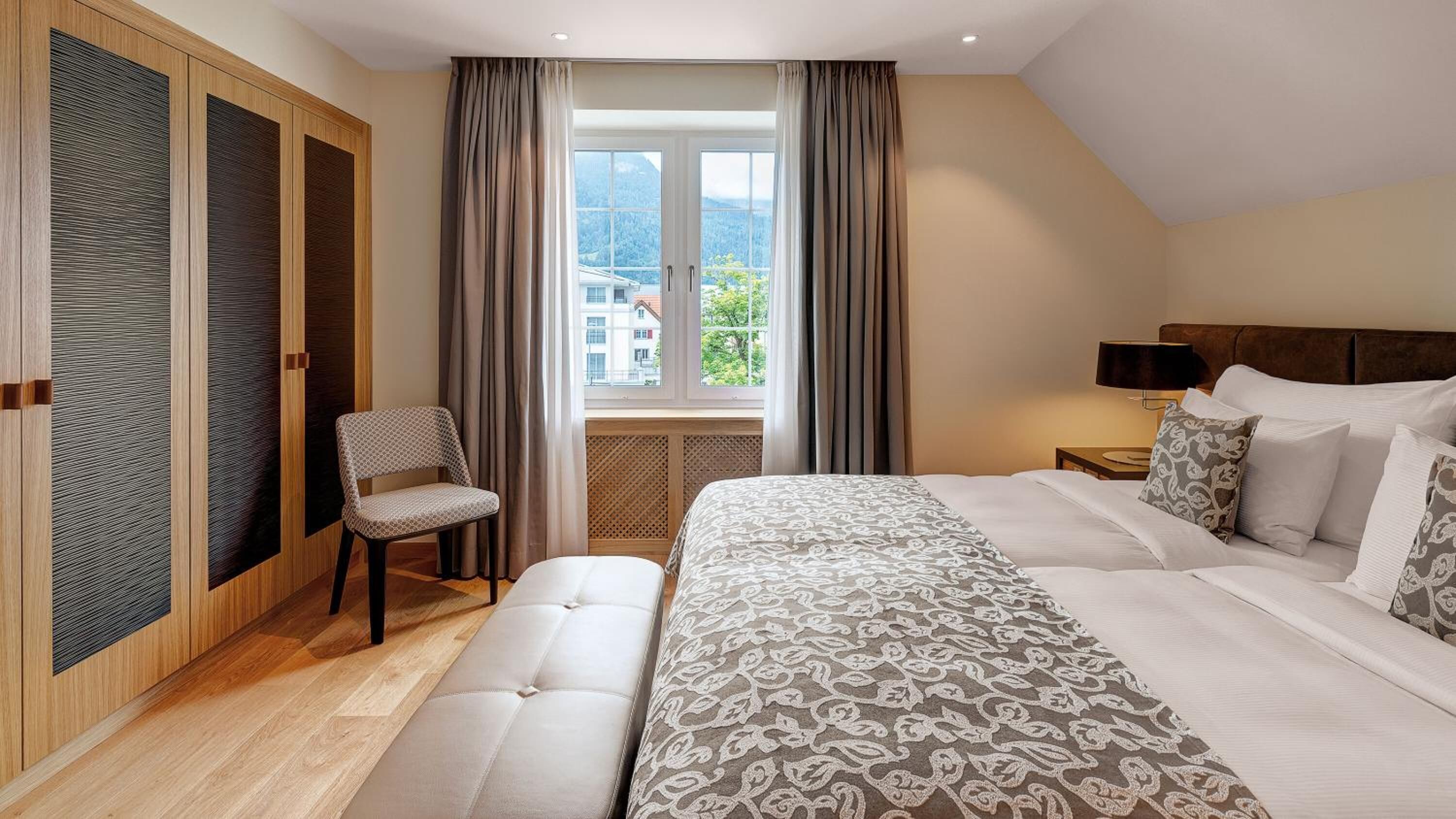 Premium bedding, in-room safe, desk, soundproofing