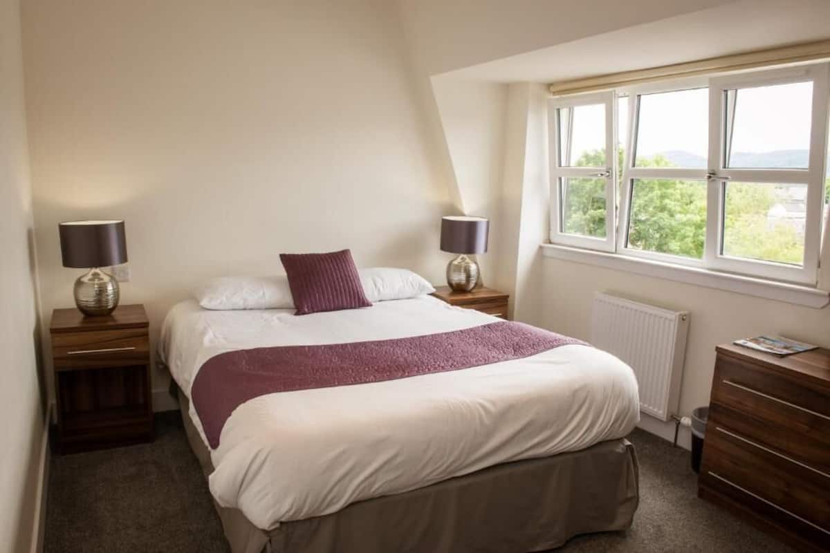standard room | premium bedding, desk, iron/ironing board, free wifi