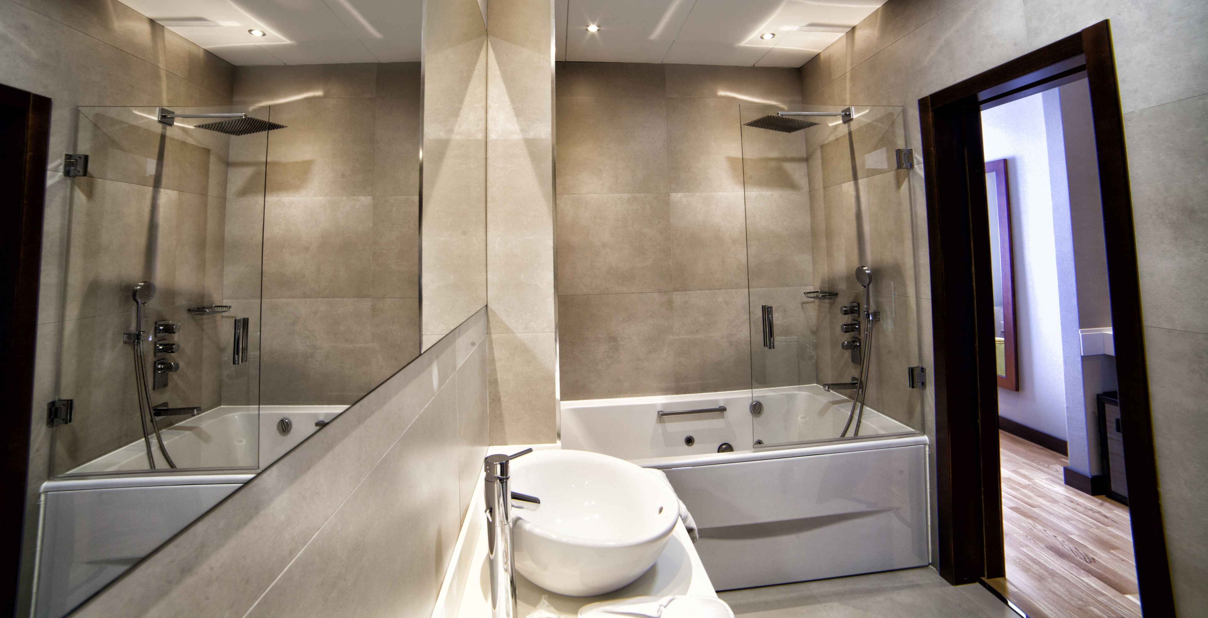 junior suite (living room) | jetted bathtub