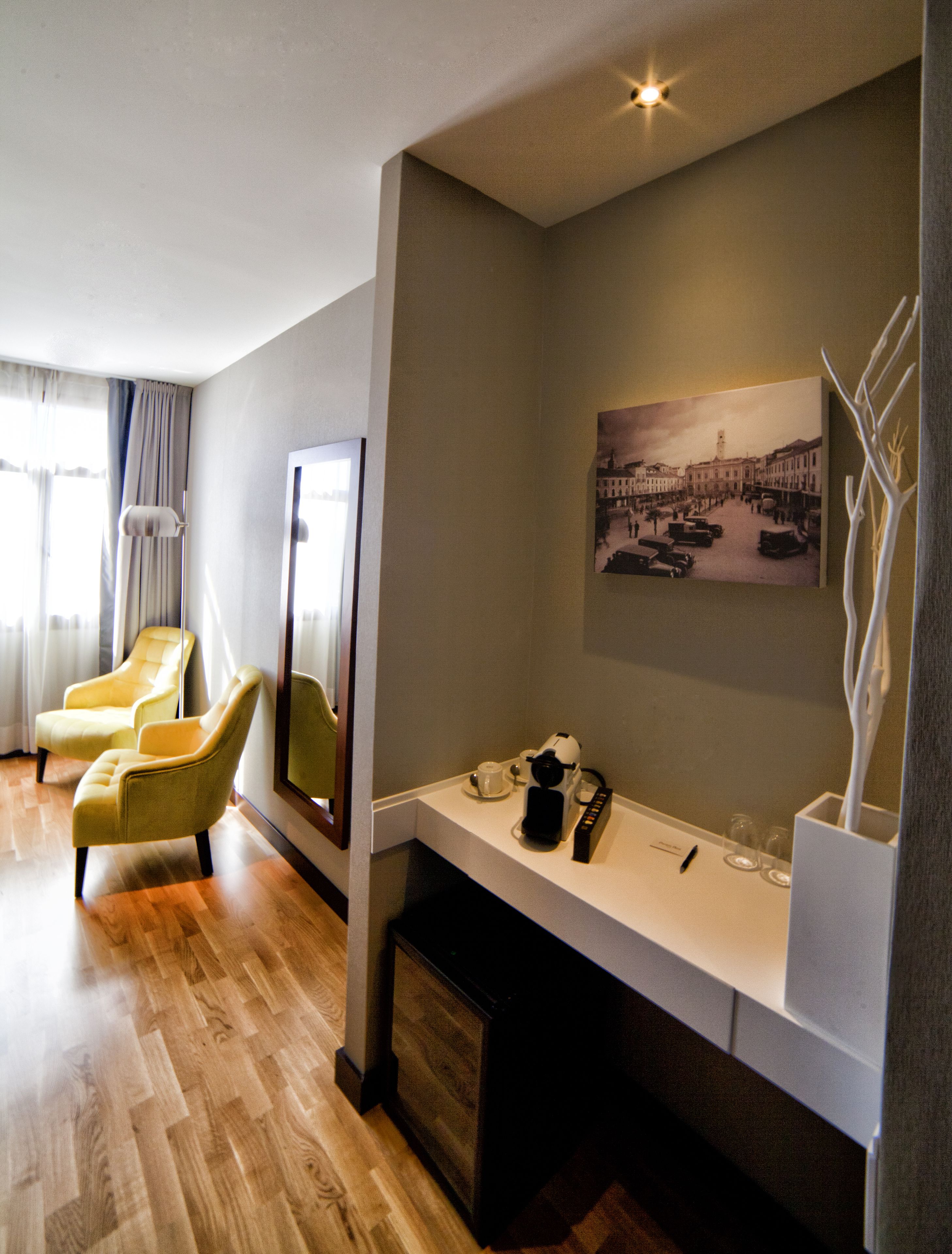 junior suite (living room) | coffee and/or coffee maker