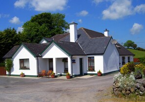 Exterior - Valley Lodge (Kilcoman)