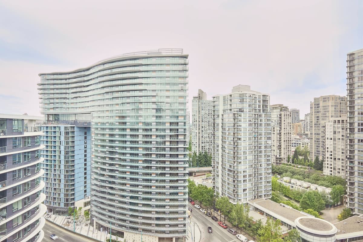 Zimmer, 1 King-Bett (High Floor) | Allergikerbettwaren, Zimmersafe, Schreibtisch