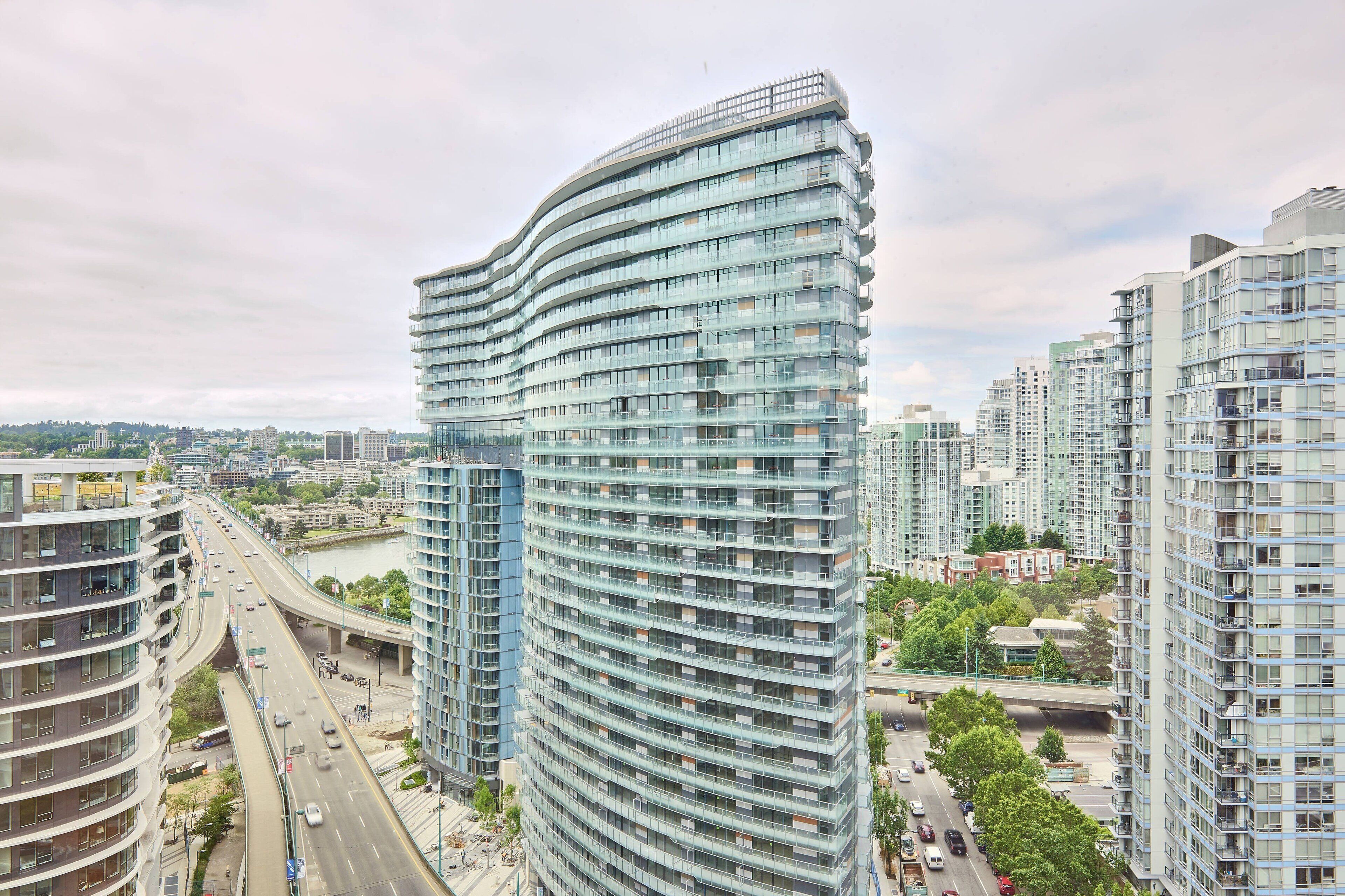 suite, 1 bedroom, non smoking | 1 bedroom, hypo-allergenic bedding, in-room safe, desk