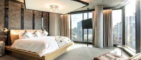 Suite, 2 Bedrooms, Non Smoking, Fireplace | 1 bedroom, hypo-allergenic bedding, in-room safe, desk