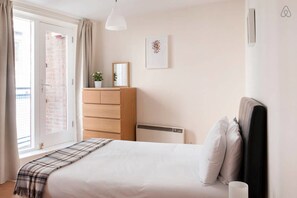 Apartment, 2 Bedrooms | 2 bedrooms, iron/ironing board, free WiFi - MetroStays - Temple Bar 11 (Dublin)
