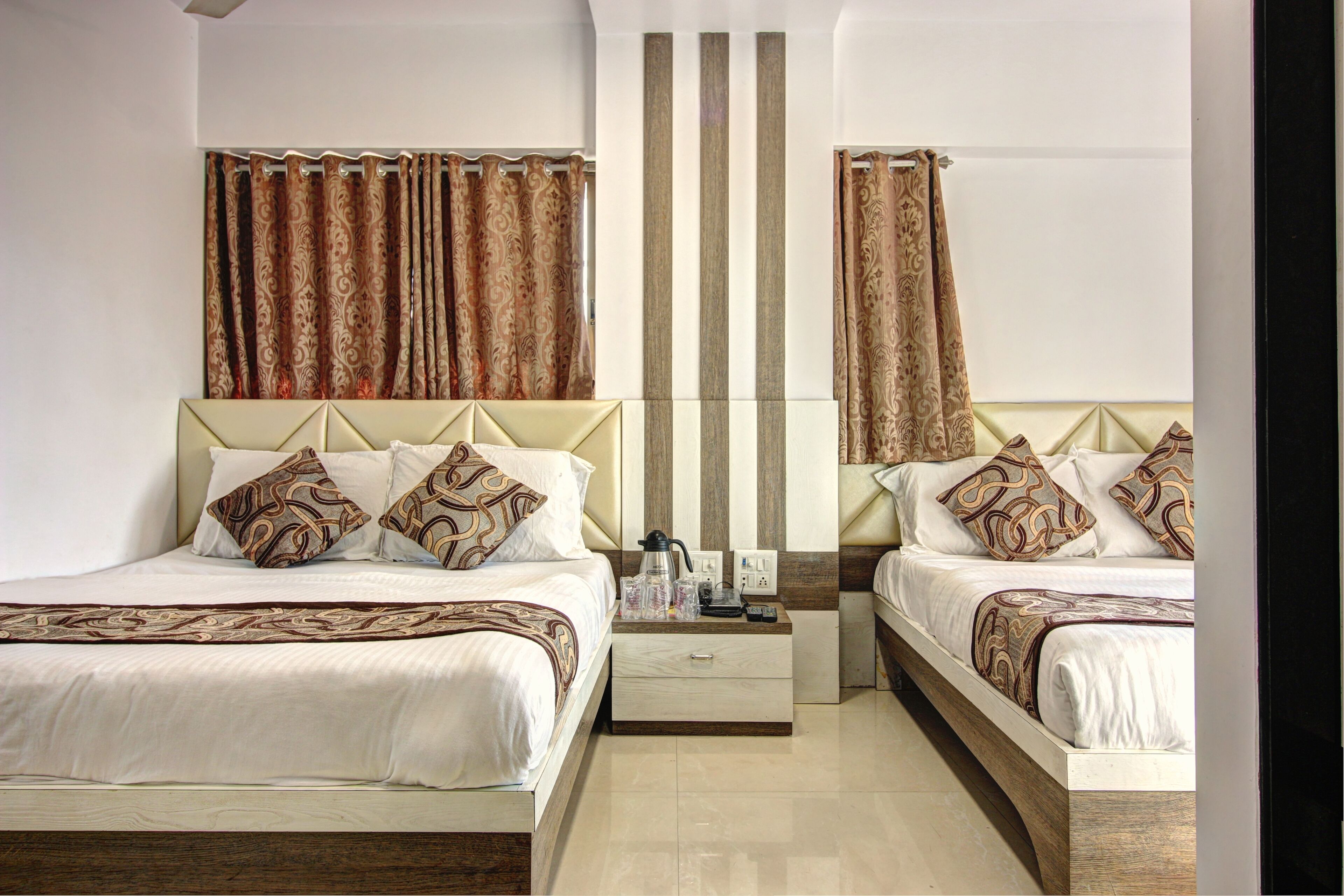 Standard Quadruple Room | In-room safe, soundproofing, free WiFi, bed sheets
