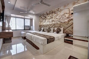 In-room safe, soundproofing, free WiFi, bed sheets - Hotel City View (Navi Mumbai)