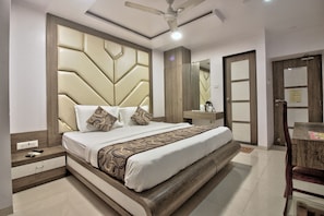 Executive Double Room, City View | Deep soaking bathtub - Hotel City View (Navi Mumbai)