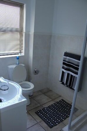 6 Perkijt Golf Villa 55D | Bathroom