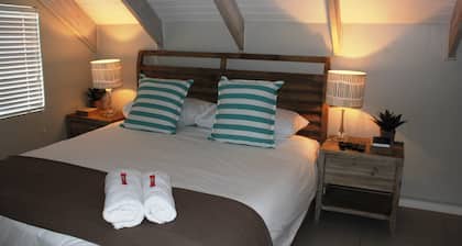 6 Sea Diamond Self catering