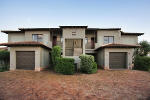 Front of property - Bella Casa, Langebaan 4-Sleeper (Langebaan)