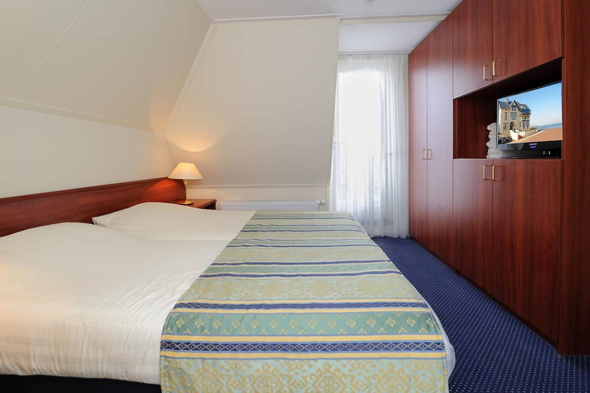 In-room safe, desk, free cots/infant beds, free WiFi