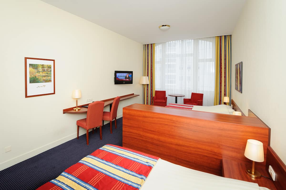Family Room | In-room safe, desk, free cots/infant beds, free WiFi
