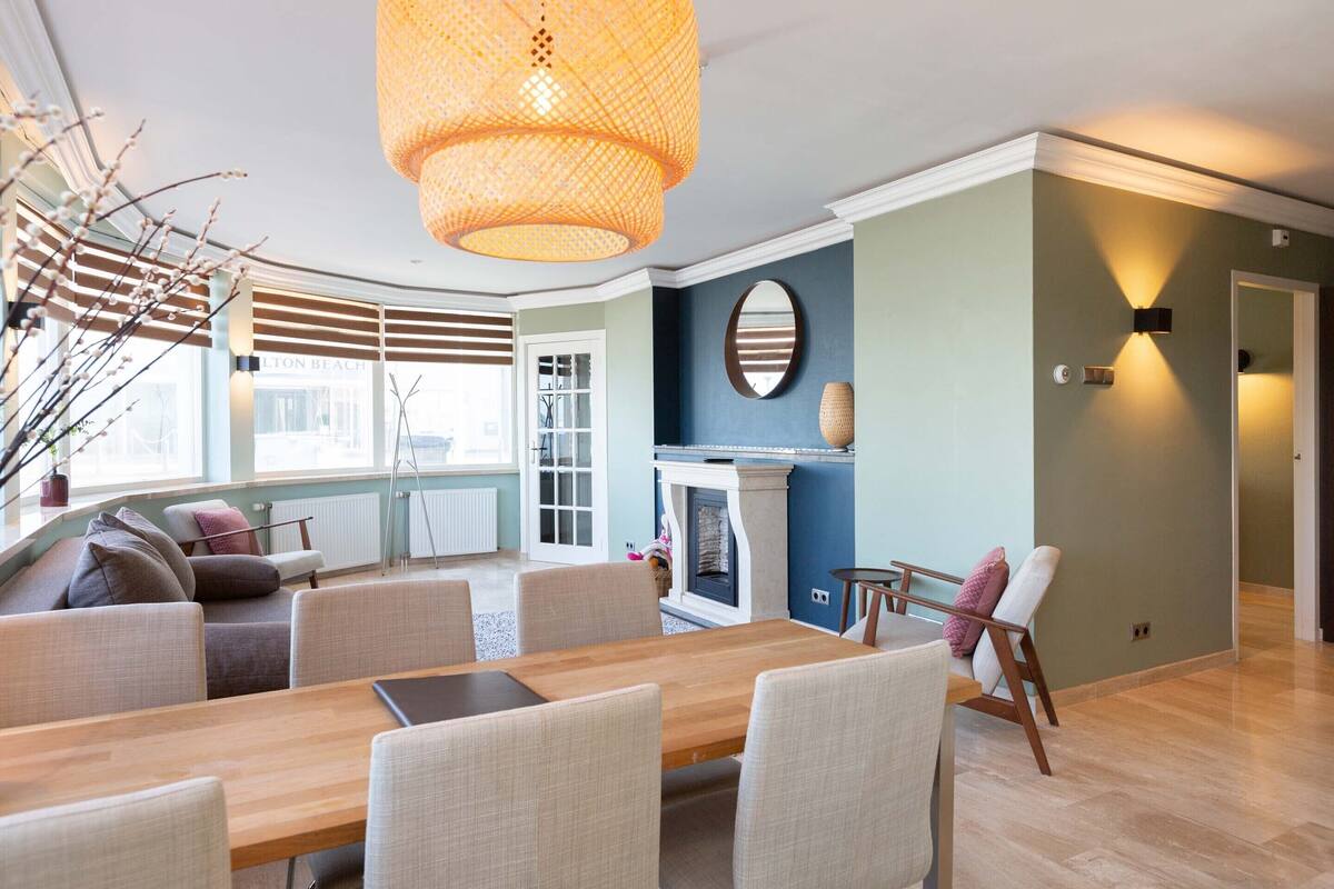 family room | 1 bedroom, desk, free wifi, bed sheets