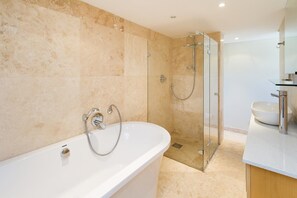 Luxury Suite, 2 Bedrooms | Bathroom