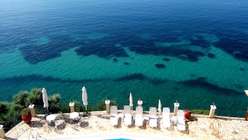 Estúdio superior | Cofres nos quartos, Wi-Fi de cortesia, roupa de cama