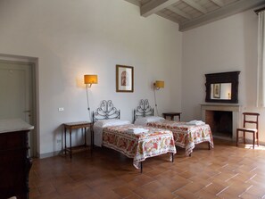 Apartment, 1 Bedroom | Iron/ironing board, rollaway beds, free WiFi, bed sheets - Villa Senni (Scarperia e San Piero)