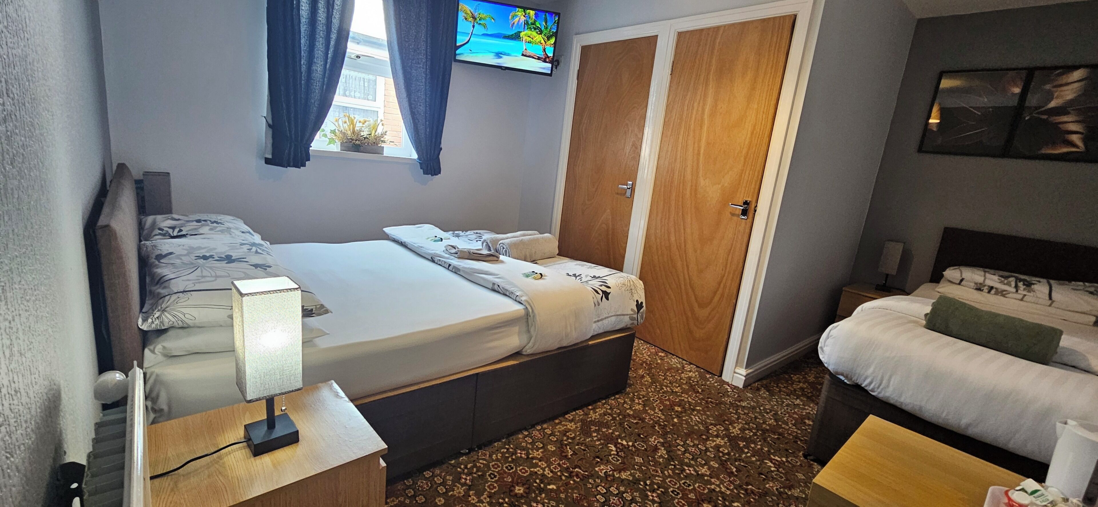 Chambre Triple Confort | Rideaux occultants, Wi-Fi gratuit