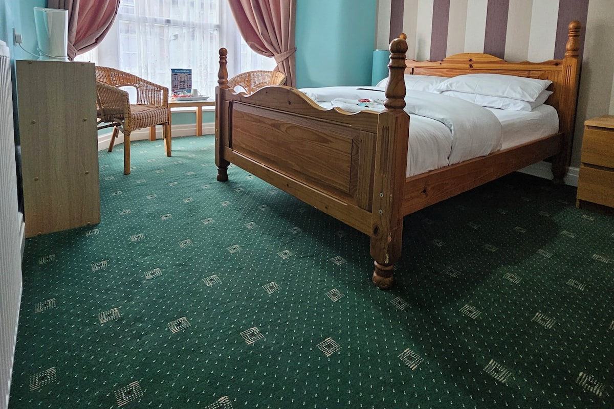 Double Room | Blackout drapes, free WiFi