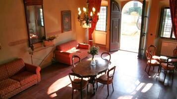 Villa, plusieurs chambres | Intérieur