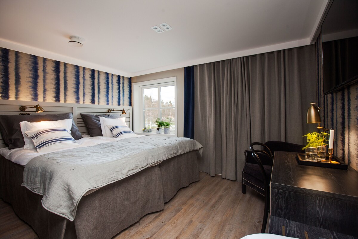 Blackout curtains, free WiFi, individually decorated