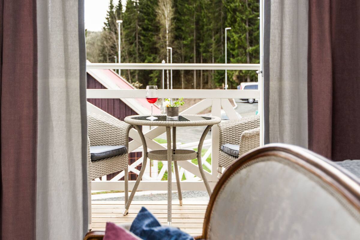 junior suite, balcony | lake view