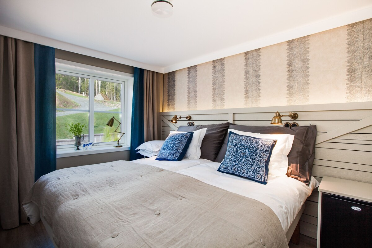 Blackout curtains, free WiFi, individually decorated