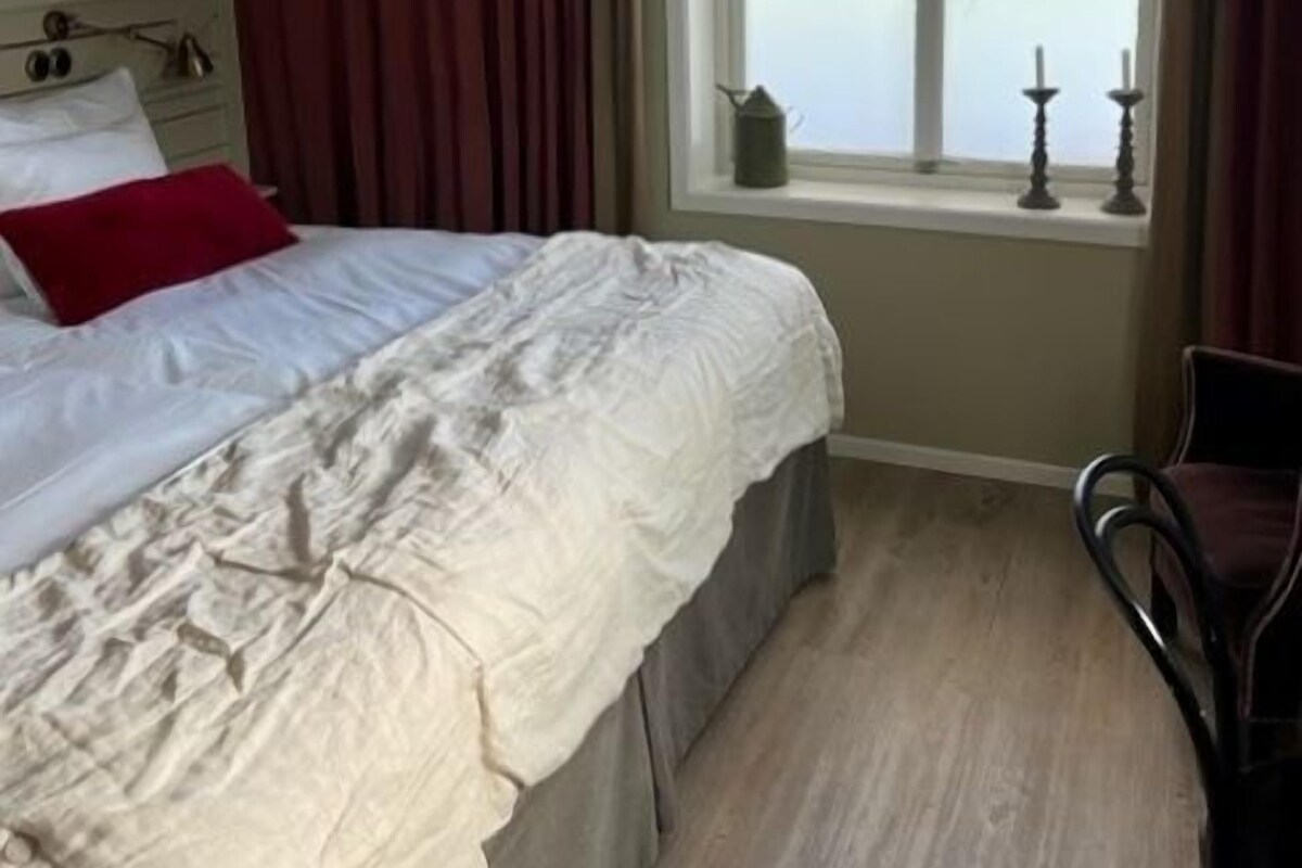 Blackout curtains, free WiFi, individually decorated