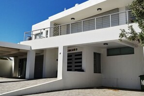 Exterior - Casa Kahlo (Langebaan)