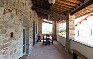 Vila, beberapa kamar | Teras/patio