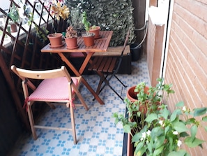 Basic-Doppelzimmer, 1 Queen-Bett, Gemeinschaftsbad (Balcony) | Balkon
