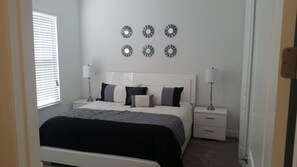 Luxe resortwoning, 5 slaapkamers, privézwembad | 3 slaapkamers, luxe beddengoed