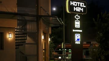 Façade de l’hébergement - soirée/nuit