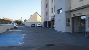 Free self parking