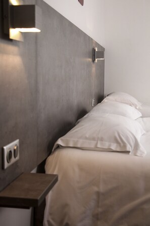 2 Beds Room (XL) | Premium bedding, desk, blackout drapes, soundproofing - H24 HOTEL Le Mans (Le Mans)