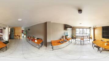 Free daily continental breakfast