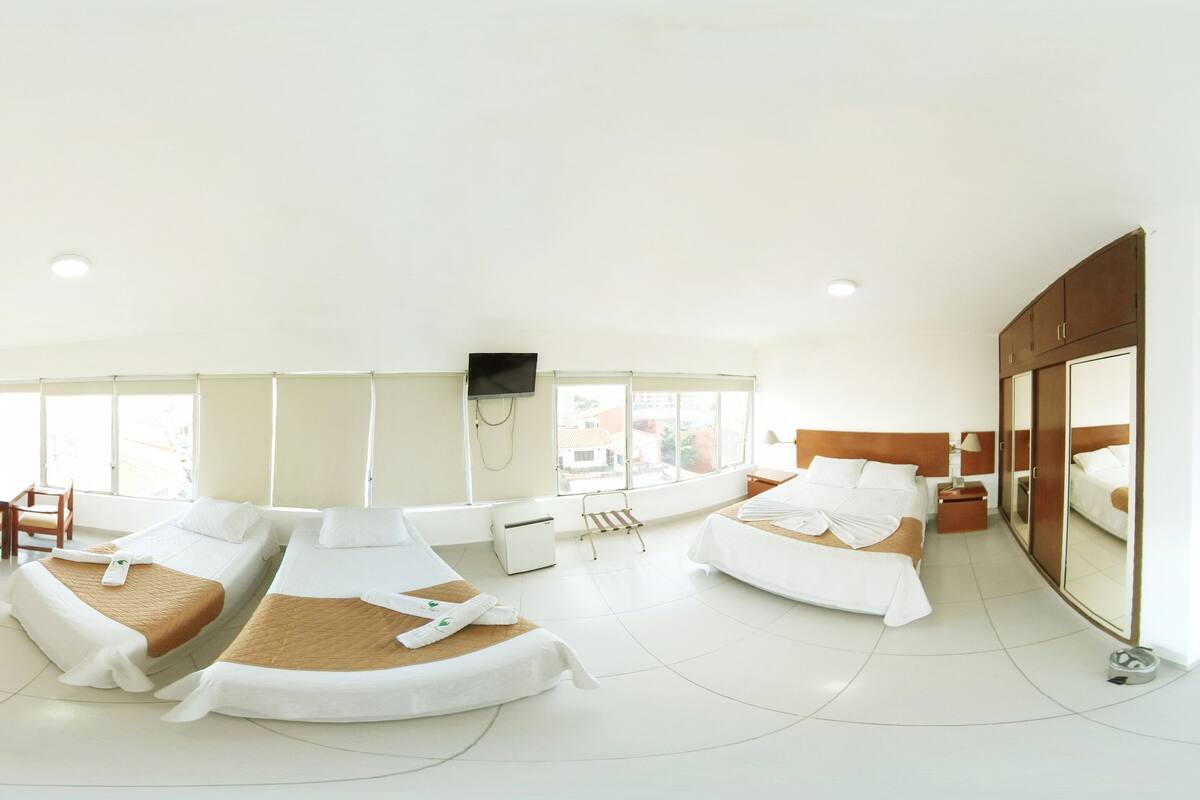 Suite | In-room safe, desk, iron/ironing board, free cots/infant beds