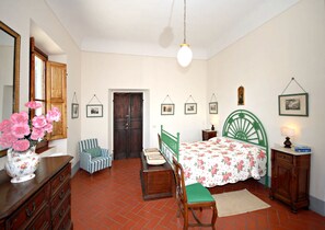 Villa, varias habitaciones | 7 dormitorios, tabla de planchar con plancha, cunas gratuitas